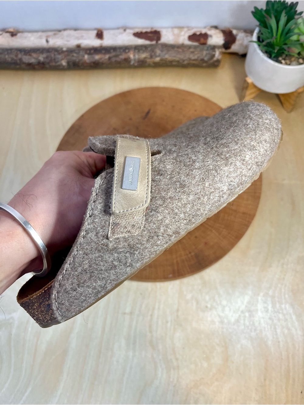 Haflinger Tan Wool Felt Clogs - Adjustable Strap - Size 39 (US 8) - Picture 12 of 16